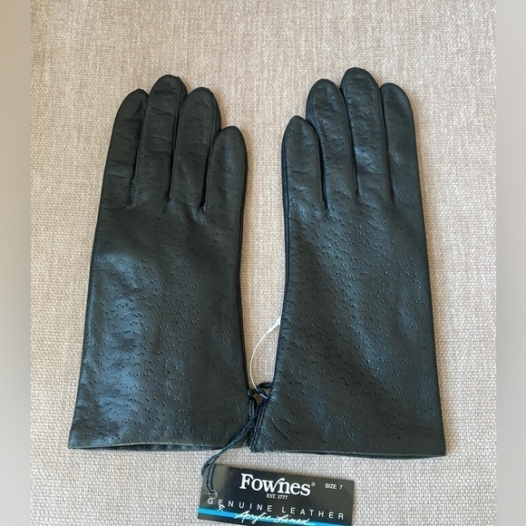 NWT Vintage Never Worn Fownes Women’s Black Leather Gloves Size 7 - Picture 1 of 5